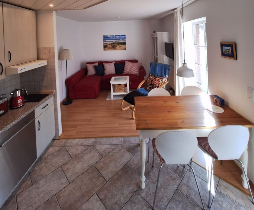Wohnbereich mit Smart-TV Ferienwohnung Ostsee